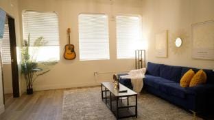 New York Style Home 10 Minutes To SNA Disneyland Hotel in Santa Ana