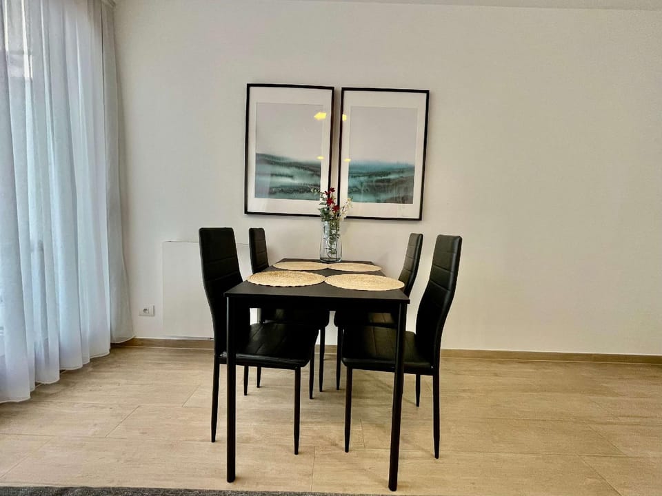 Modern 1BR Near Diamond District by Oneluxstay Hotel in Antwerp