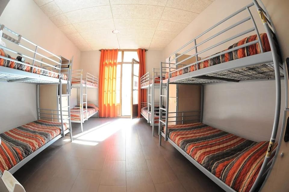 Albergue Zaragoza Hostel Hotel in Zaragoza