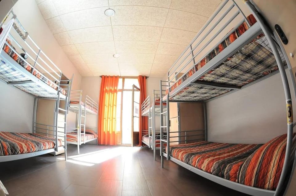 Albergue Zaragoza Hostel Hotel in Zaragoza