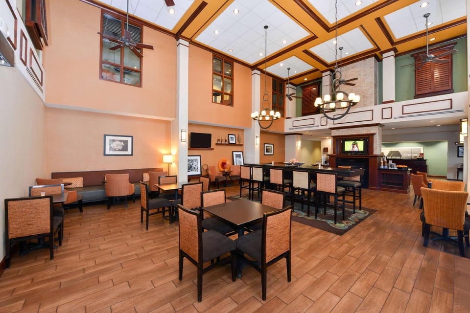 Hampton Inn & Suites Plymouth Hotel in Kingston