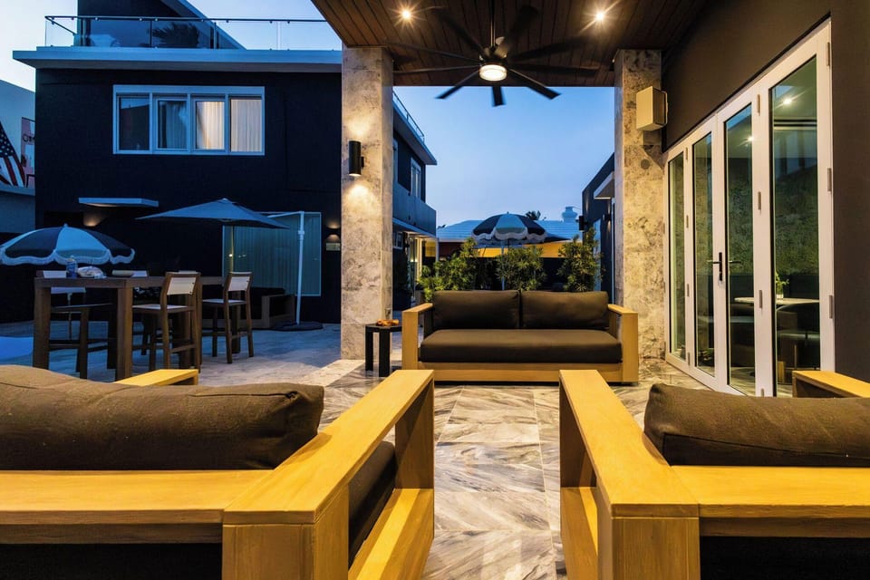 LaChanel QnRoomPool ResortVibe NearBeach Hotel in Carolina