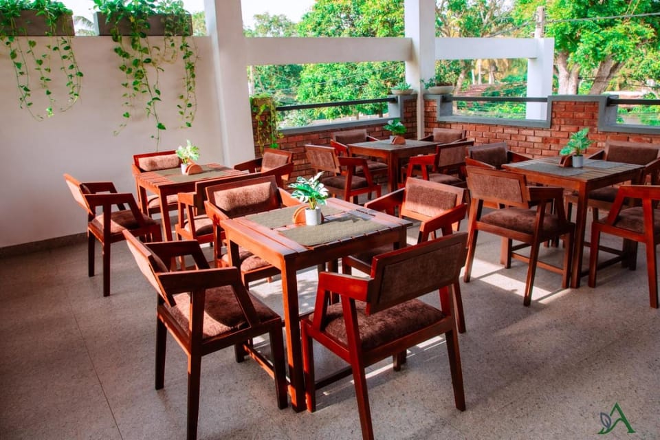 Harohi Hotel and Residence Bed and Breakfast in Negombo