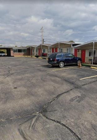 St Roberts Towne & Village Extended Stay Hotel in Saint Robert