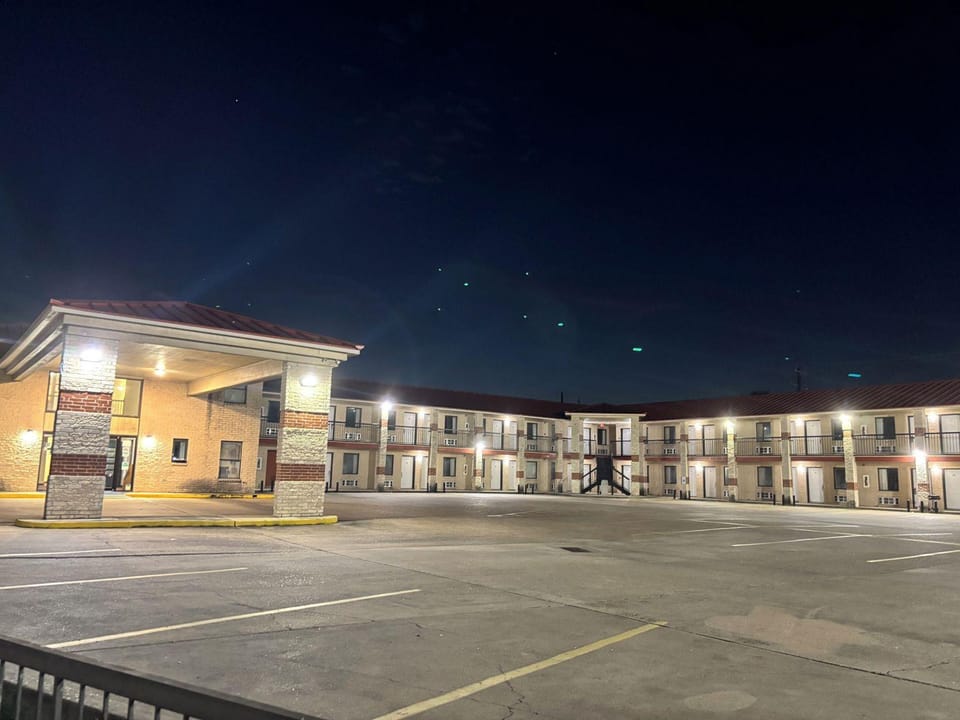 Cameron Inn & suites Hotel in Victoria