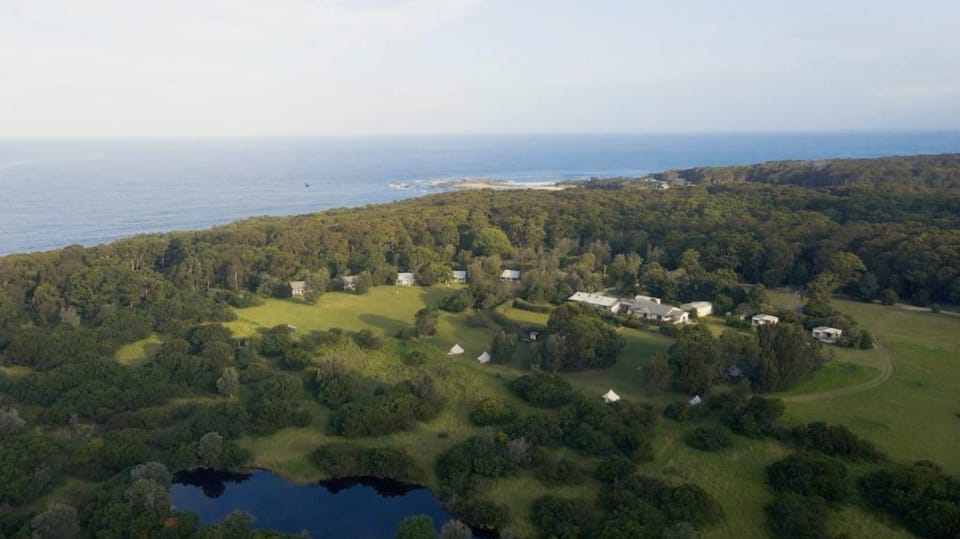 Mystery Bay Cottages Lodge in Mystery Bay