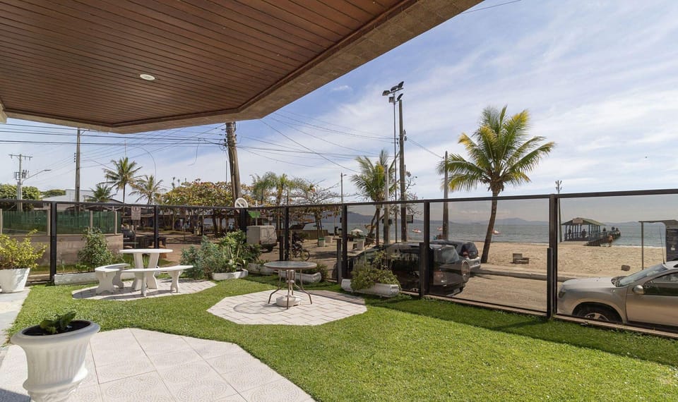 ILH - Apartments on the Seafront of Canasvieiras Floripa-sc Hotel in Florianopolis