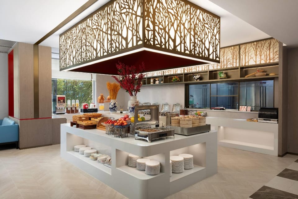 Ramada Encore by Wyndham Kunming Jingkai Hotel in China
