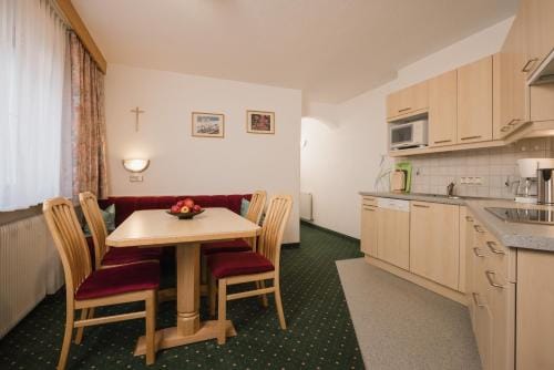 Haus Rosemarie Hotel in Serfaus