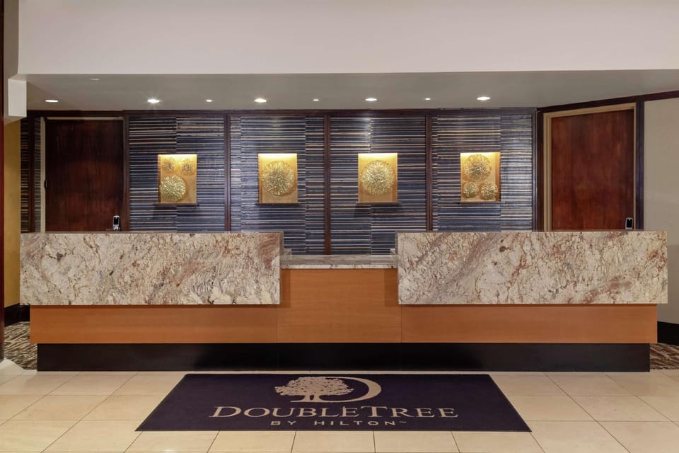 DoubleTree by Hilton Kansas City - Overland Park Hotel in Overland Park