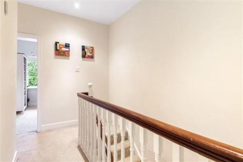 Spacious ensuite room with free parking Hotel in Malahide