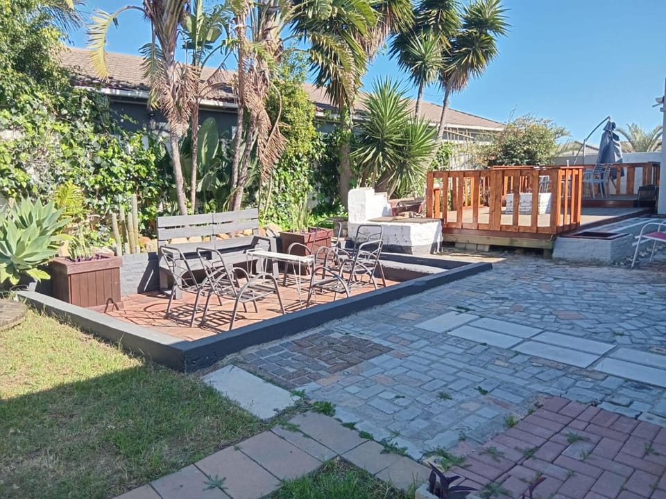 Neats Accommodations Bed and Breakfast in Cape Town