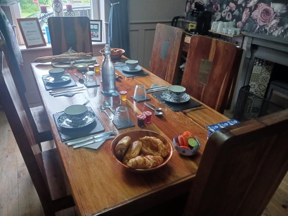Cherry Blossom House  Bed and Breakfast in Nouvelle-Aquitaine