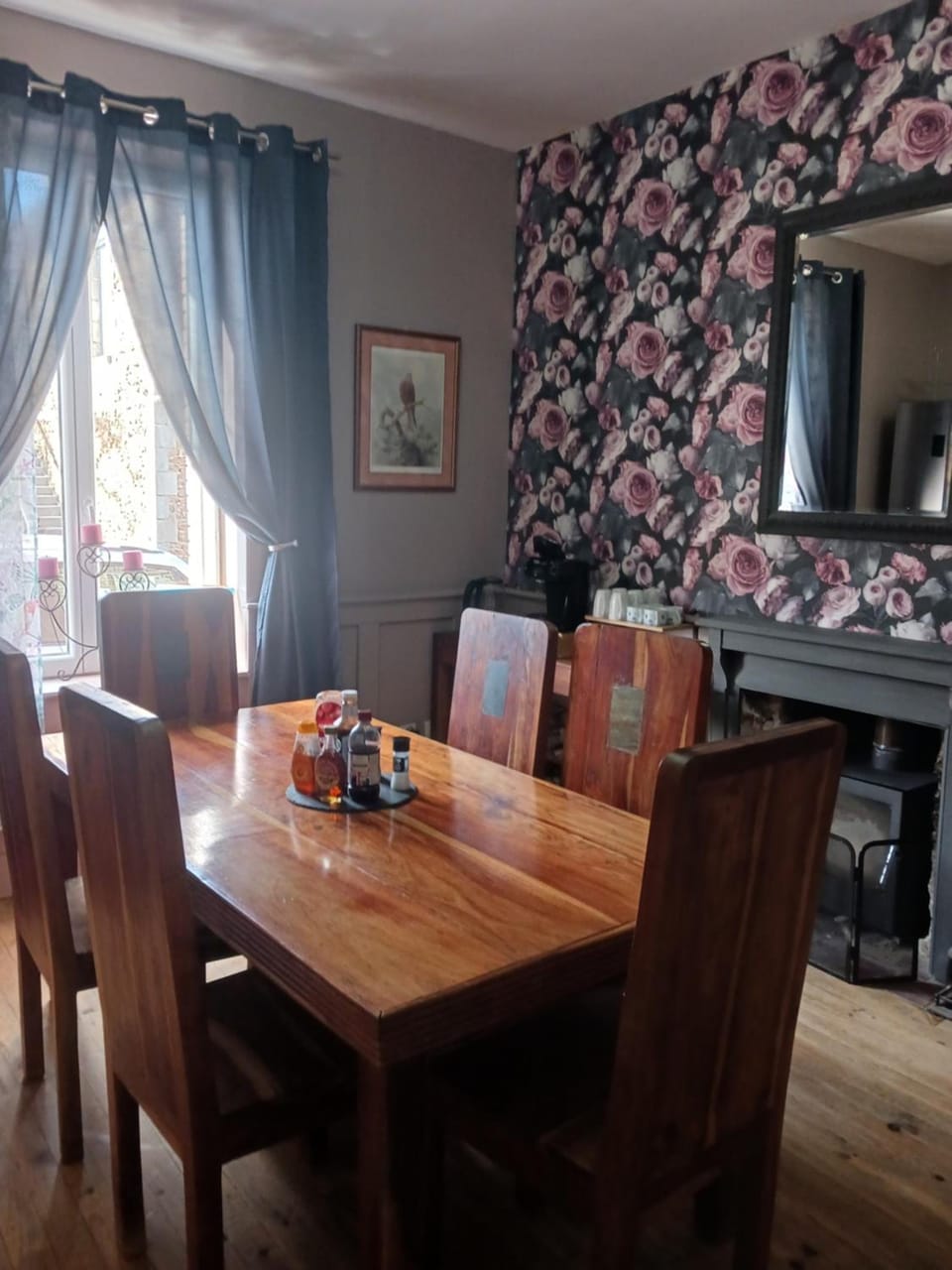 Cherry Blossom House  Bed and Breakfast in Nouvelle-Aquitaine