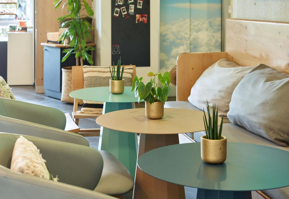 B&B HOME Rueil-Malmaison Gare Hotel in Île-de-France