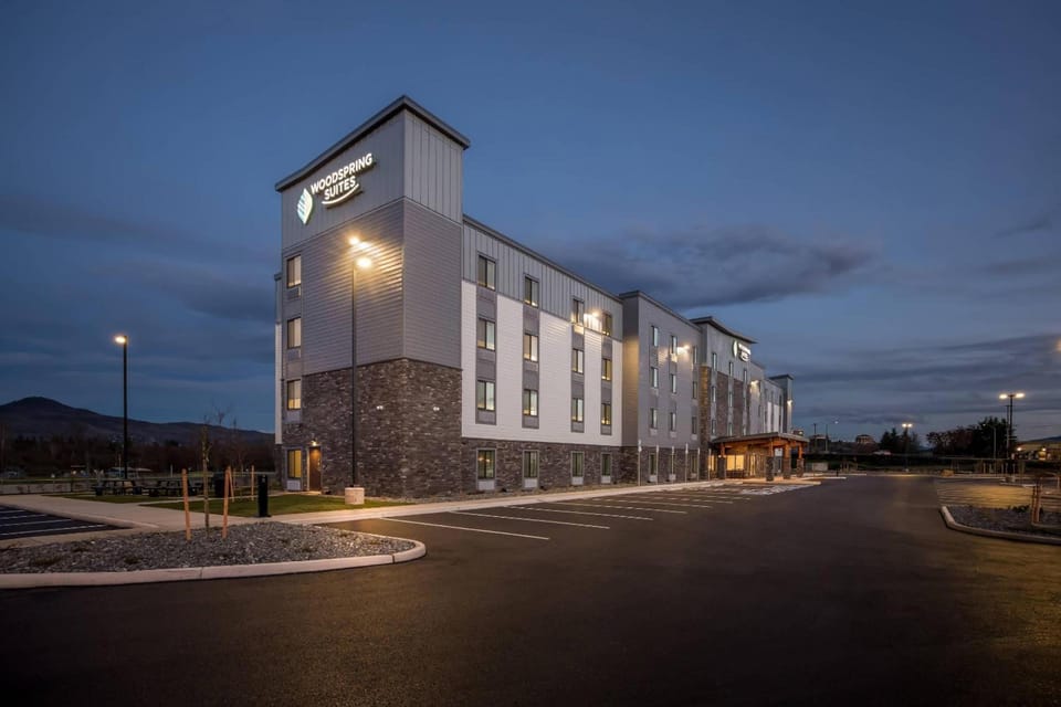 WoodSpring Suites Medford near I-5 Hotel in Medford