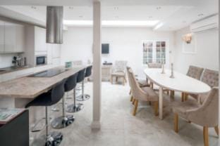 Elegant house with rooftop terrace Hotel in City of Westminster