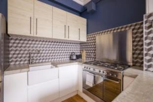 Splendid Apartment near Haymarket Hotel in Edinburgh