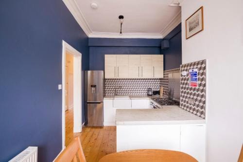 Splendid Apartment near Haymarket Hotel in Edinburgh