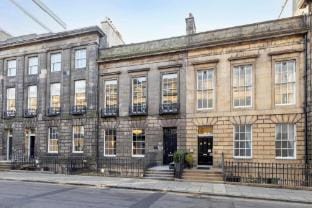 JOIVY 3BR Flat in Haymarket with Free Parking Hotel in Edinburgh
