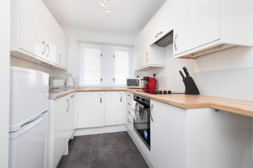 Bright Flat Overlooking The Clyde Hotel in Glasgow
