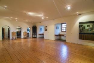 Historic 6-Bedrooms Castle Retreat Hotel in Scotland