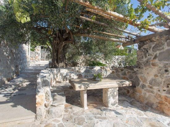 Stonehouse Marina - Estate with A Two Private Pools Hotel in Šibenik-Knin County, Croatia