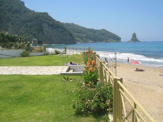 Beachfront 2-Bed Luxury Apartment - Agios Gordios, Corfu, Greece Hotel in Saint Gordios beach