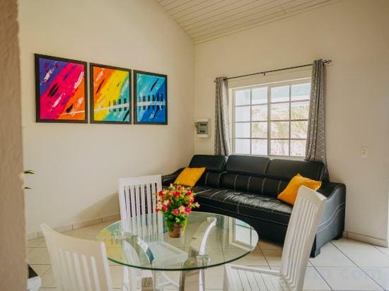 Best Quality 1 Bedroom Apartment 3 km from Eagle Beach Hotel in Noord