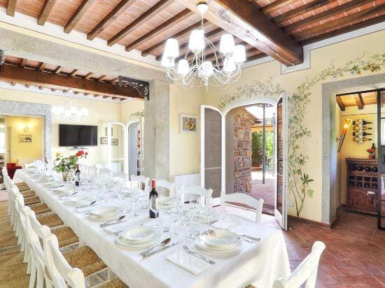 Luxury Villa in Tuscany with Pool Near Pisa and Florence - Eight Bedrooms 14 pl Hotel in Tuscany