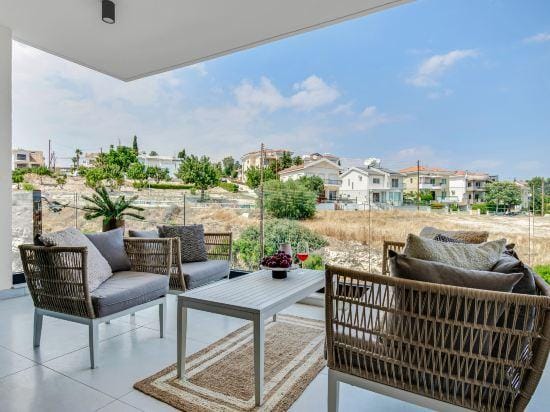 Sanders Elgio - Delightful 2-Bdr Apt with Balcony Hotel in Germasogeia