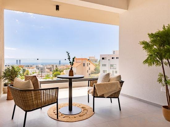 Sanders Eduardovich - Lovely 2-Bdr with Balcony Hotel in Limassol City