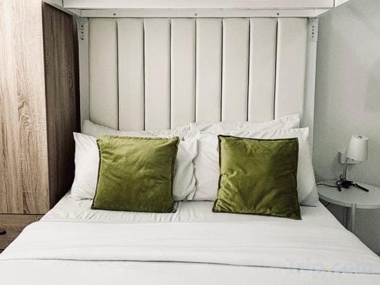 Trendy Studio with Bunk Bed Hotel in Iloilo City