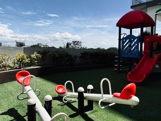 Trendy Studio with Bunk Bed Hotel in Iloilo City