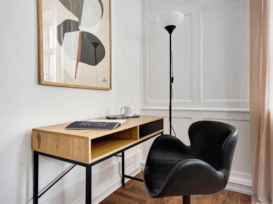Square - Spacious 6-Bdr Apt Near Nyhavn Hotel in Copenhagen