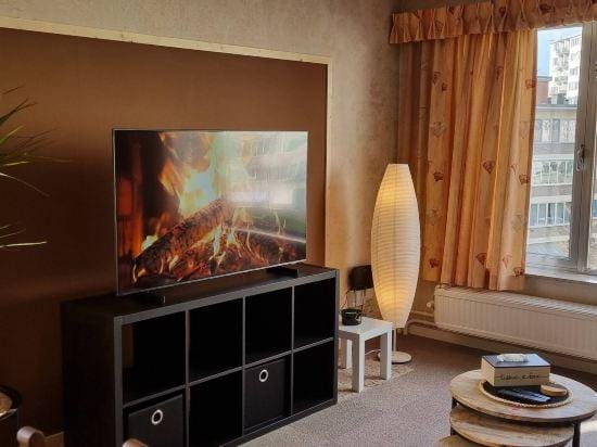 Superb Flat 3 Bedrooms Private Parking Hotel in Antwerp
