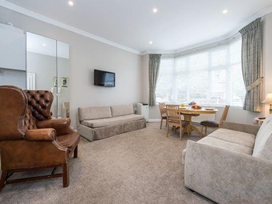 Stylish Apartment 12 Minutes by Tube from Oxford Street Free Wifi and AC Hotel in London