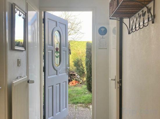 Spacious 6-Person Holiday Home Dijkrose Close to the Lauwersmeer Hotel in Anjum