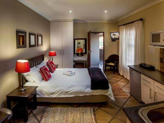 Luxury Room, Double Bed and Sleeper Couch Max 4 Guests, Near Port Elizabeth Hotel in Port Elizabeth