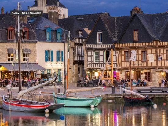 COUP de COEUR - Trés beau 2P avec grande Terrasse sur le PORT de ST Goustan Hotel in Auray