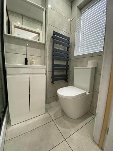 Modern en-suite rooms Luton air port Hotel in Luton