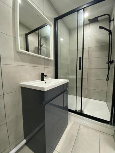 Modern en-suite rooms Luton air port Hotel in Luton