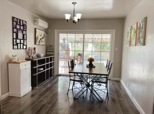 A small room in the backyard with a full bed Hotel in Downey