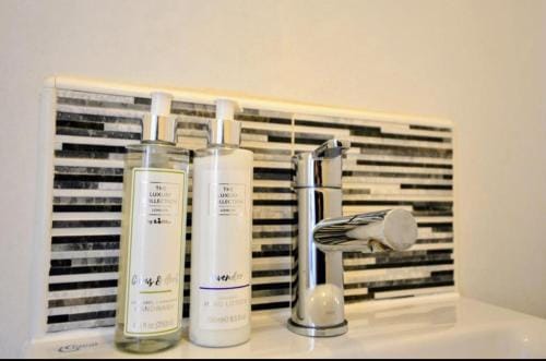 Riverside Ensuite Bedroom in the Heart of Manchester, Parking included Hotel in Salford