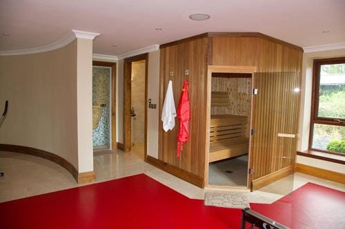 Birchall Lodge Hotel in County Galway