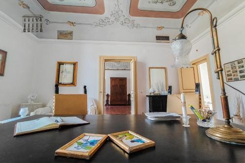 Palazzo Giotta - dimora storica Hotel in Bari