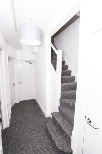 Stylish Ensuite Rooms, Middlesbrough TS5 Hotel in Middlesbrough