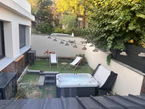 Suite 60m2 au calme a Montelimar parking prive et spa a 2 pas du centre ville Hotel in Provence-Alpes-Côte d'Azur