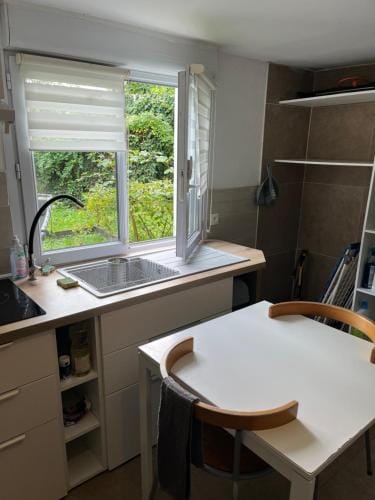 Studio tout confort proche centre et Lac avec 2 velos pretes Hotel in Annecy