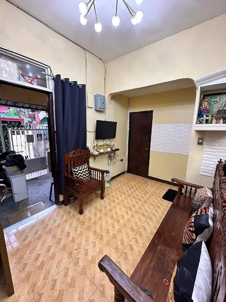 Shared lounge/TV area